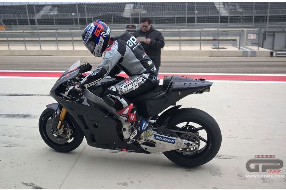 La Aprilia RS-GP 2016 de MotoGP ya rueda en MotorLand