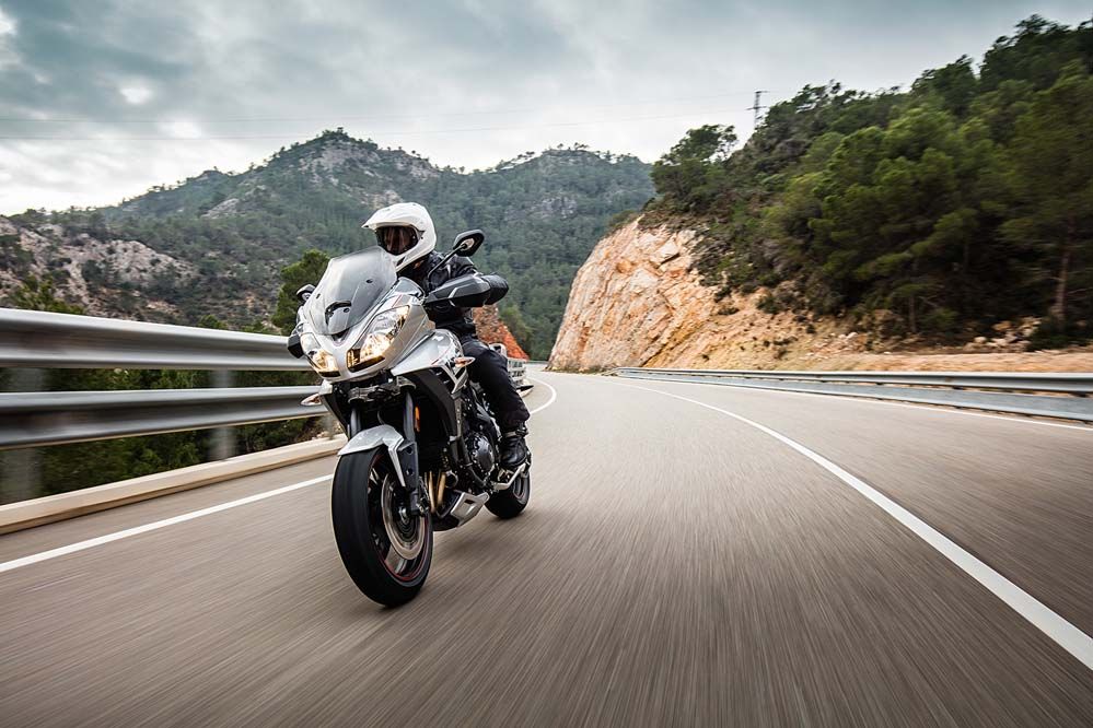 Triumph Tiger Sport 2016, tres cilindros ideales para rutas y viajes