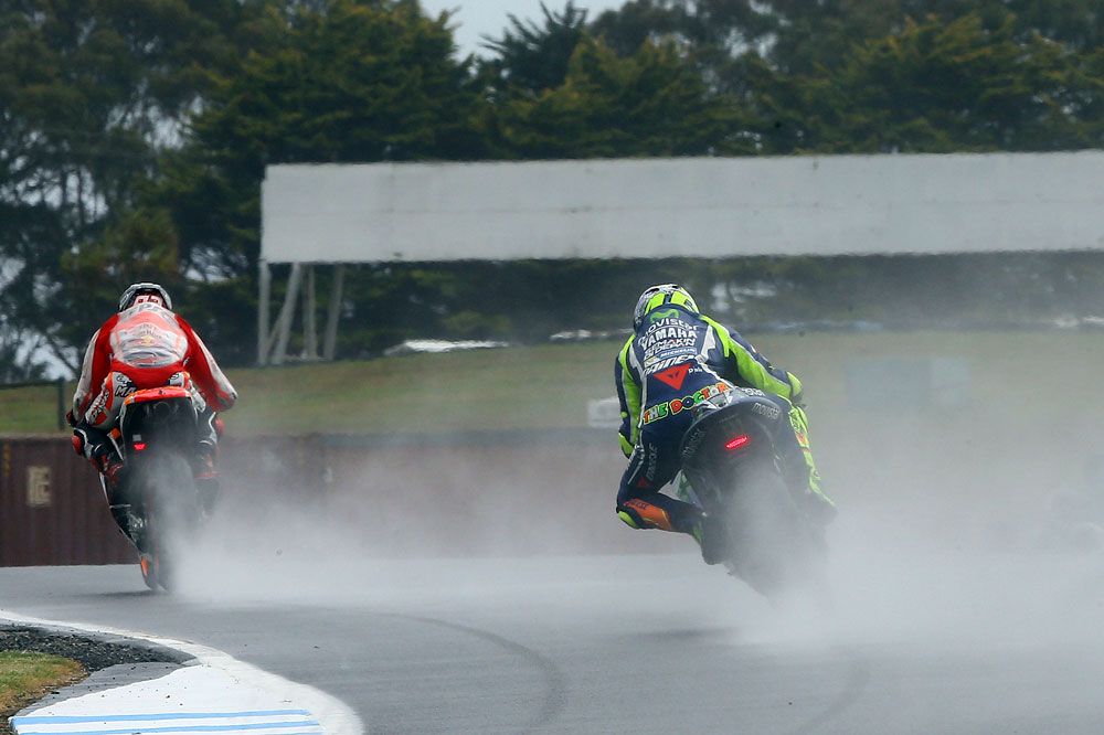 La lluvia protagoniza el primer día de test en Phillip Island