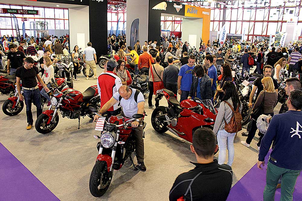 La Comisión Femenina de Motociclismo de la RFME, protagonista en MotoMadrid 2016