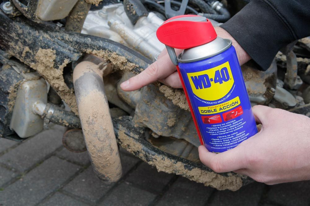Cómo limpiar el barro de la moto