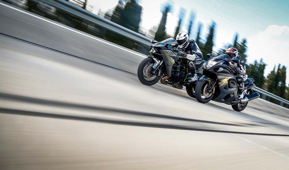 Kawasaki Ninja H2 vs. Suzuki Hayabusa 1300 ABS