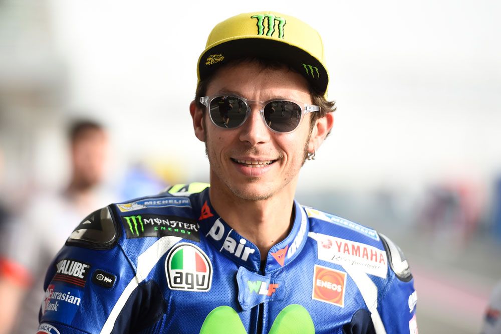 Valentino Rossi renueva con Yamaha dos años más