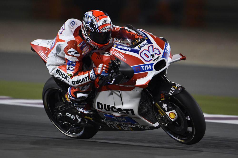 Andrea Dovizioso lidera un FP1 improductivo, por delante de Marc Márquez