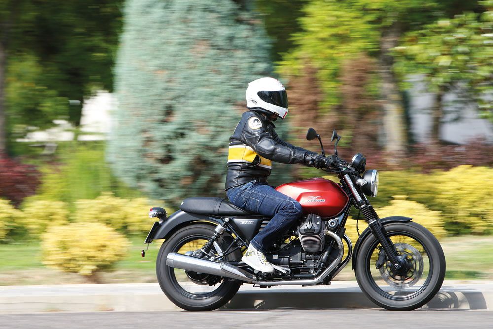 Moto Guzzi V7 II Stone, una moto sencilla y exclusiva