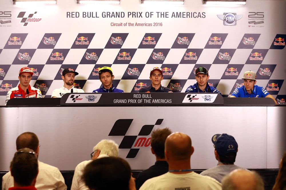 Valentino Rossi: “Jorge Lorenzo tiene huevos para irse a Ducati”