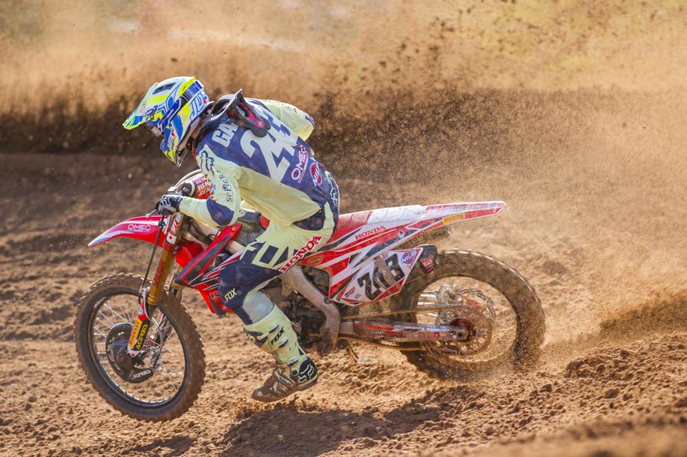 Continúa el dominio de Tim Gajser y Jeffrey Herlings en el MXGP de Letonia