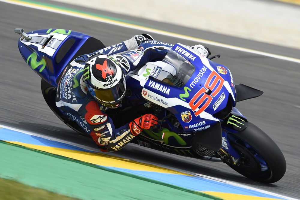 Jorge Lorenzo arrasa en Francia y Maverick Viñales logra su primer podio en MotoGP
