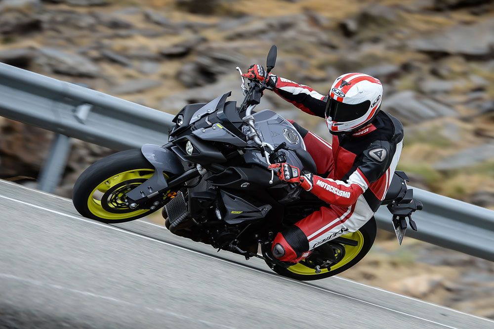 Yamaha MT-10, una moto deportiva y funcional