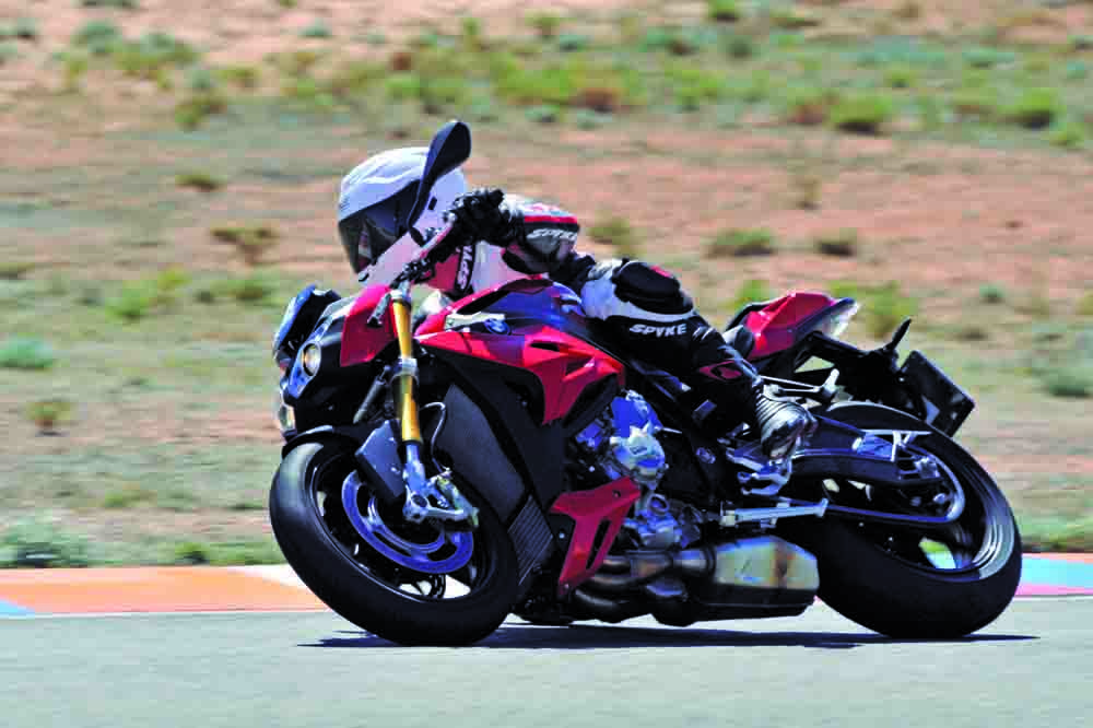 Prueba Continental ContiSportAttack 3 y ContiTrack: nuevos neumáticos para motos deportivas