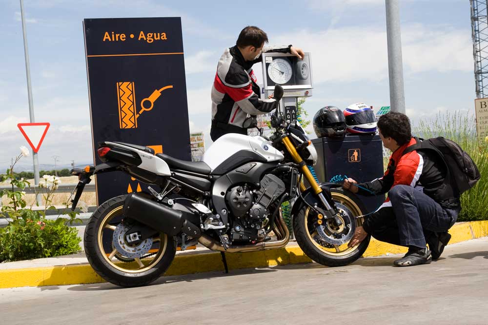 La presión correcta de las ruedas de una moto