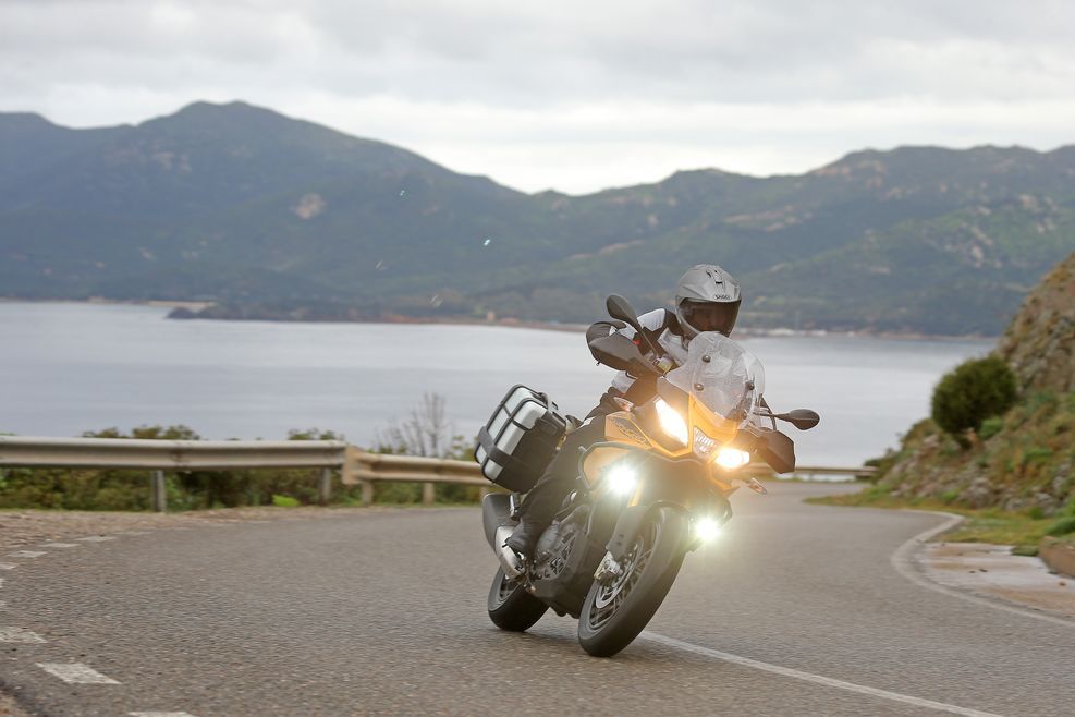 Cuántas luces podemos montar en la moto