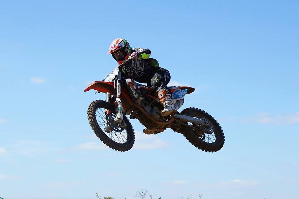 Buena actuación de Gabriela Seisdedos y Sara Coloret en el Europeo de Motocross