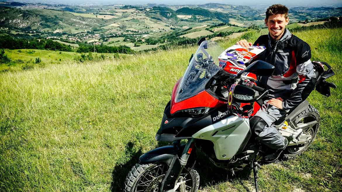 Casey Stoner se sube a la Ducati Multistrada 1200 Enduro