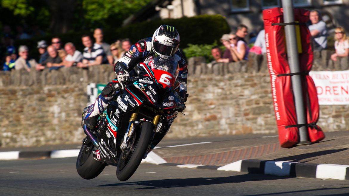 Michael Dunlop, el primero en superar las 132 millas en el TT 2016