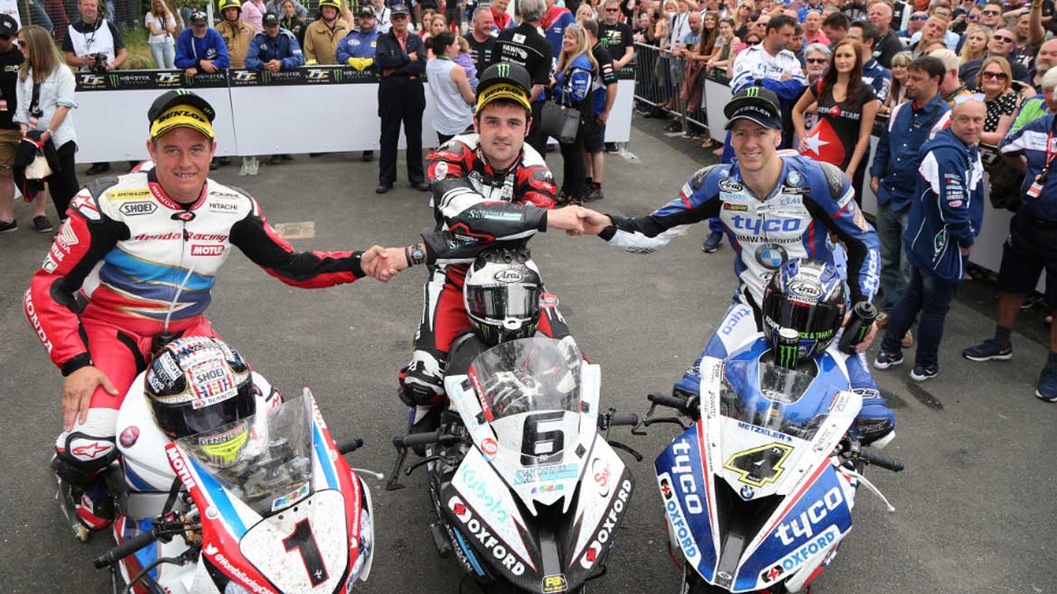Michael Dunlop gana el Senior TT de la Isla de Man