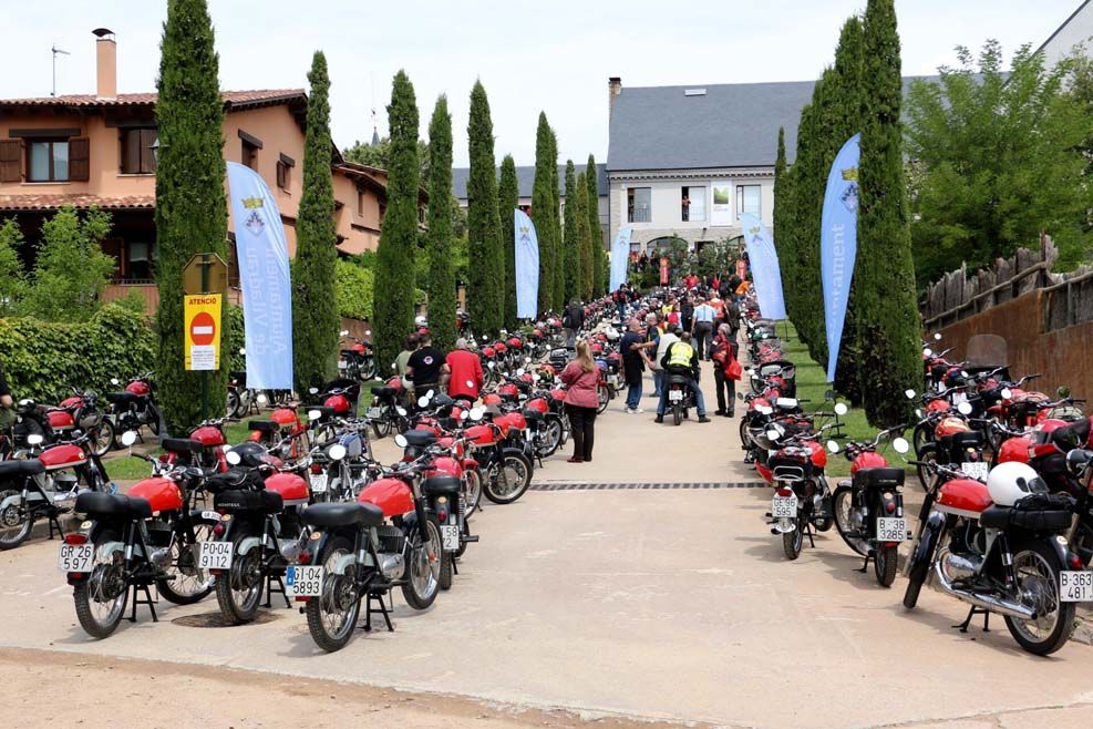 La Impalada 2016 acude a la exposición "Viladrau, 100 anys de Motor"