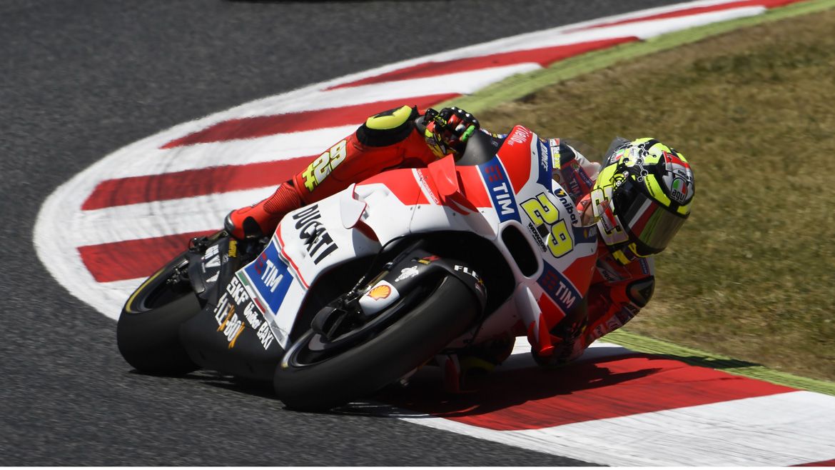 Andrea Iannone también lidera el libre 2