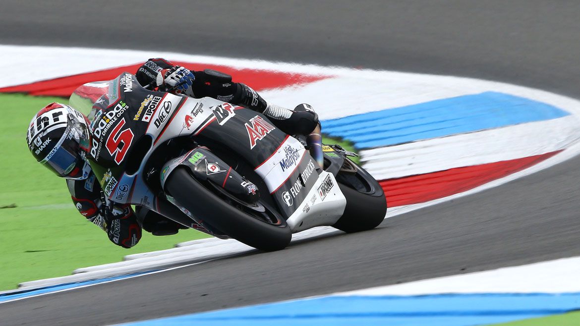 Johann Zarco le roba el tiempo a Thomas Luthi en los terceros libres