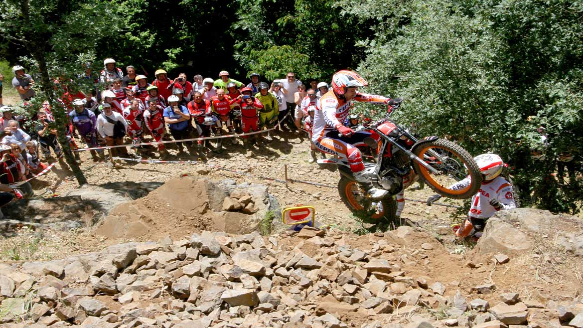 Toni Bou mantiene la imbatibilidad en el Campeonato de España.