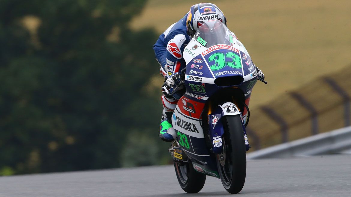 Enea Bastianini le roba la pole a Locatelli en Sachsenring