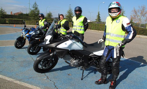 Cursos de conducción segura con Suzuki y el RACC