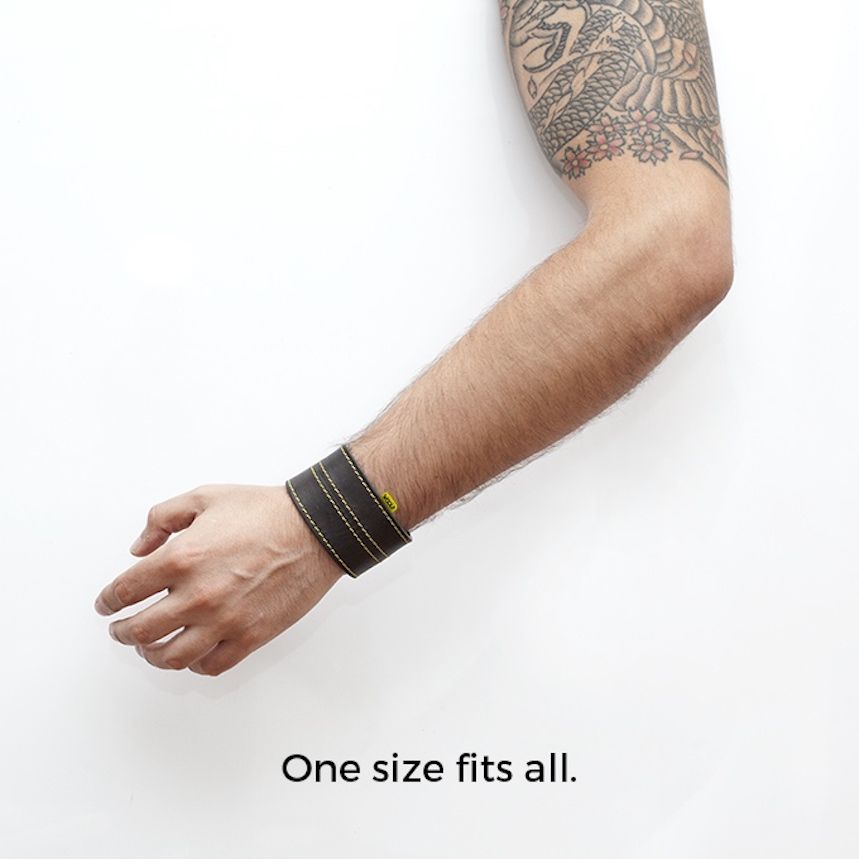 WOOLF, la pulsera avisador de radares