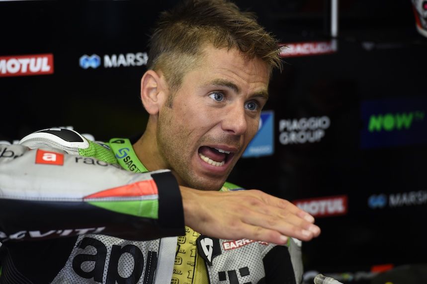 Aprilia se equivoca al machacar a sus pilotos públicamente