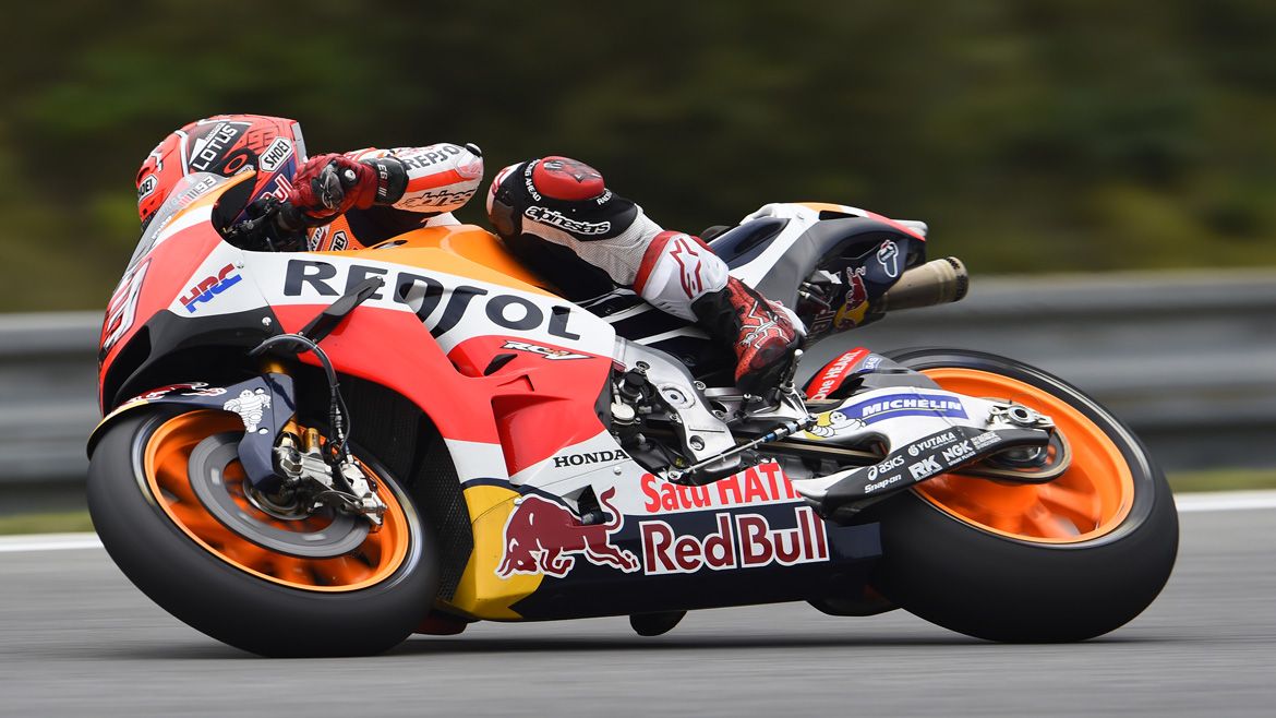 Marc Márquez, salvada espectacular y mejor tiempo el primer día en Brno