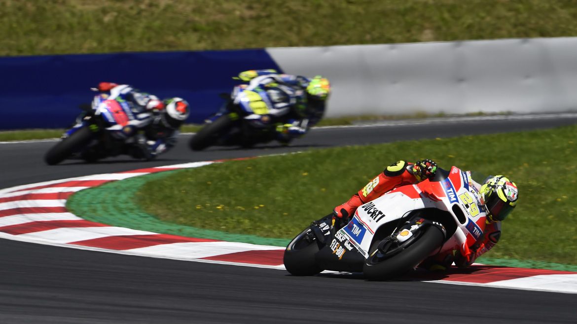 Iannone, por delante de Rossi y Lorenzo en el FP1