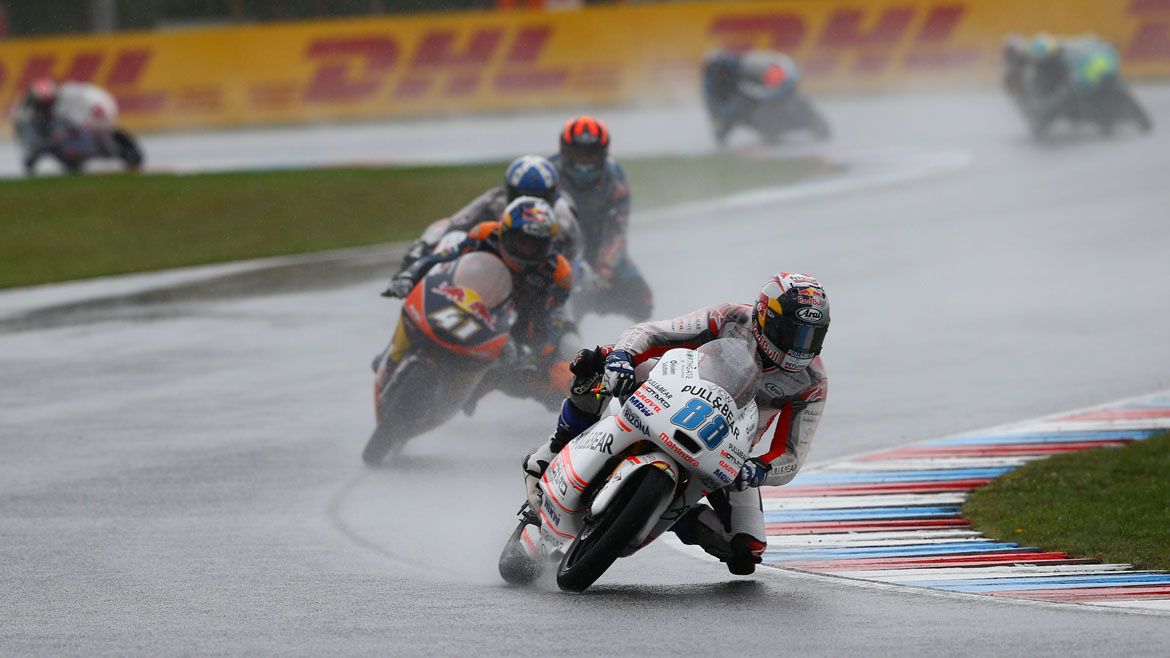 McPhee gana en Brno y Martín se estrena en el podio