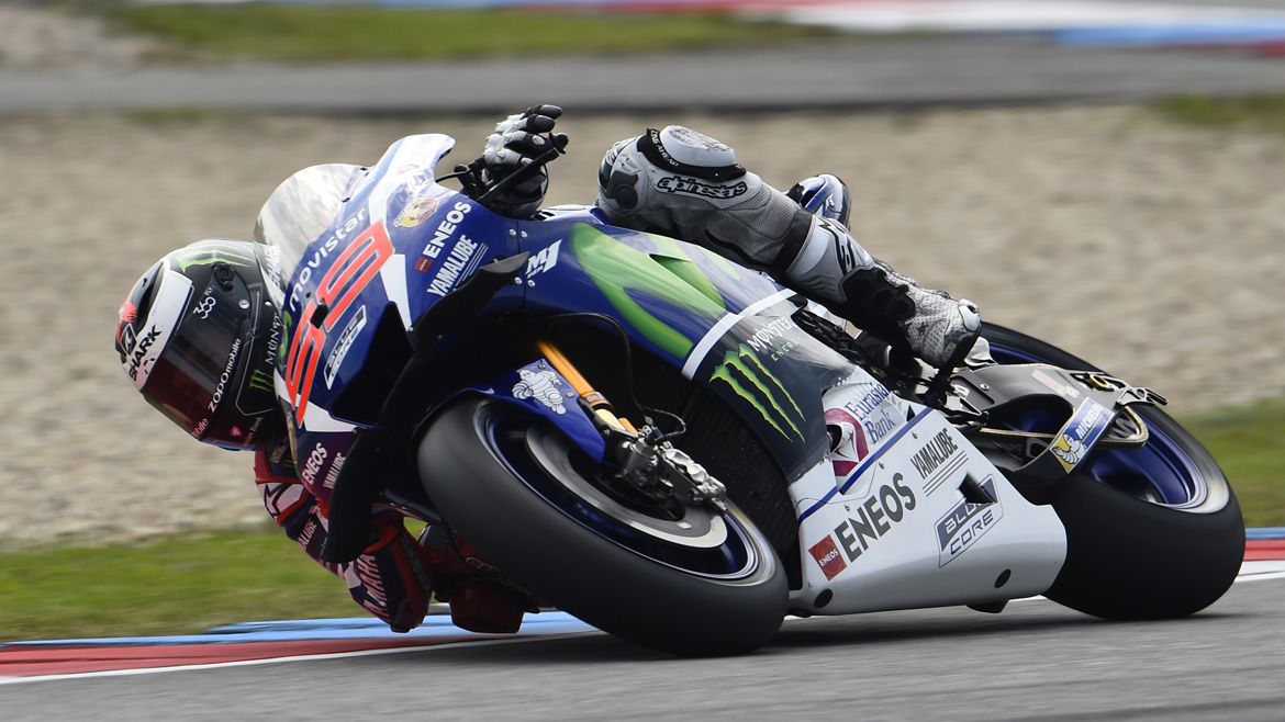 Jorge Lorenzo vuela en los terceros libres
