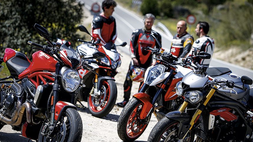 Comparativa super naked: Aprilia Tuono, KTM Super Duke, Ducati Monster 1200R y Triumph Speed Triple R (2)