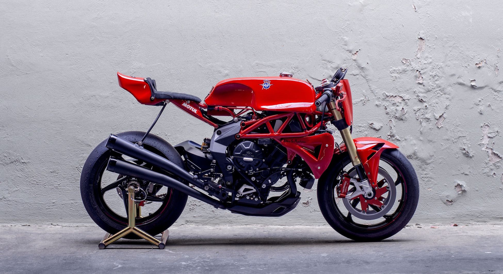 Ago TT, la mejor preparación sobre la MV Agusta Brutale que verás hoy