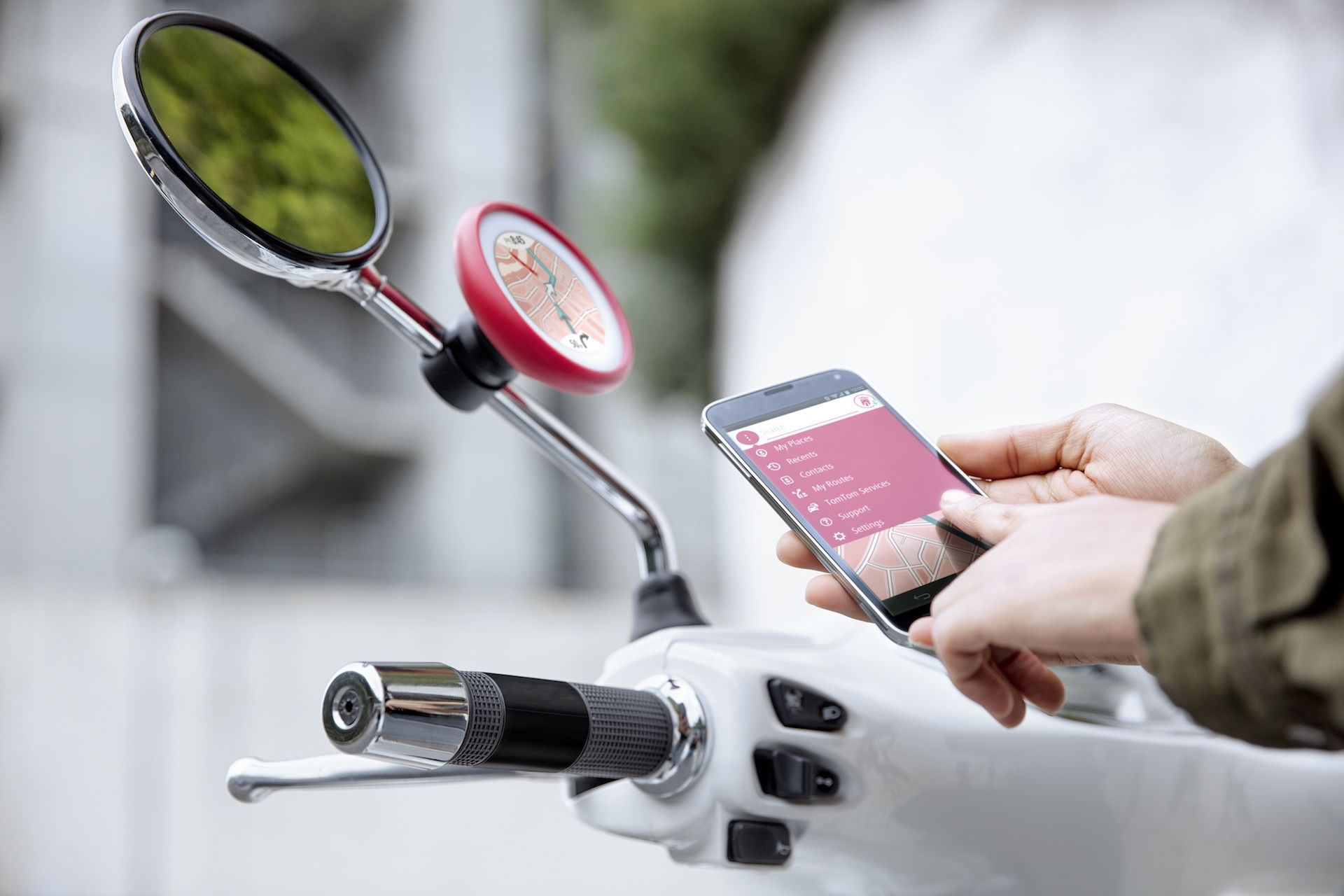 TomTom VIO, navegación, radares y notificaciones para scooter