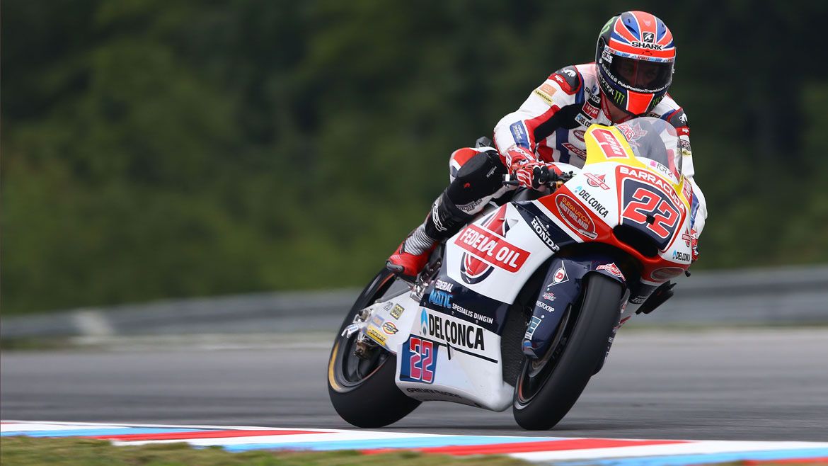 Sam Lowes domina un FP1 pasado por agua