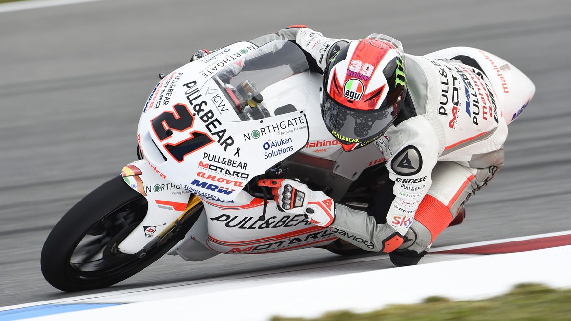 Bagnaia lidera los primeros libres, por delante de Navarro