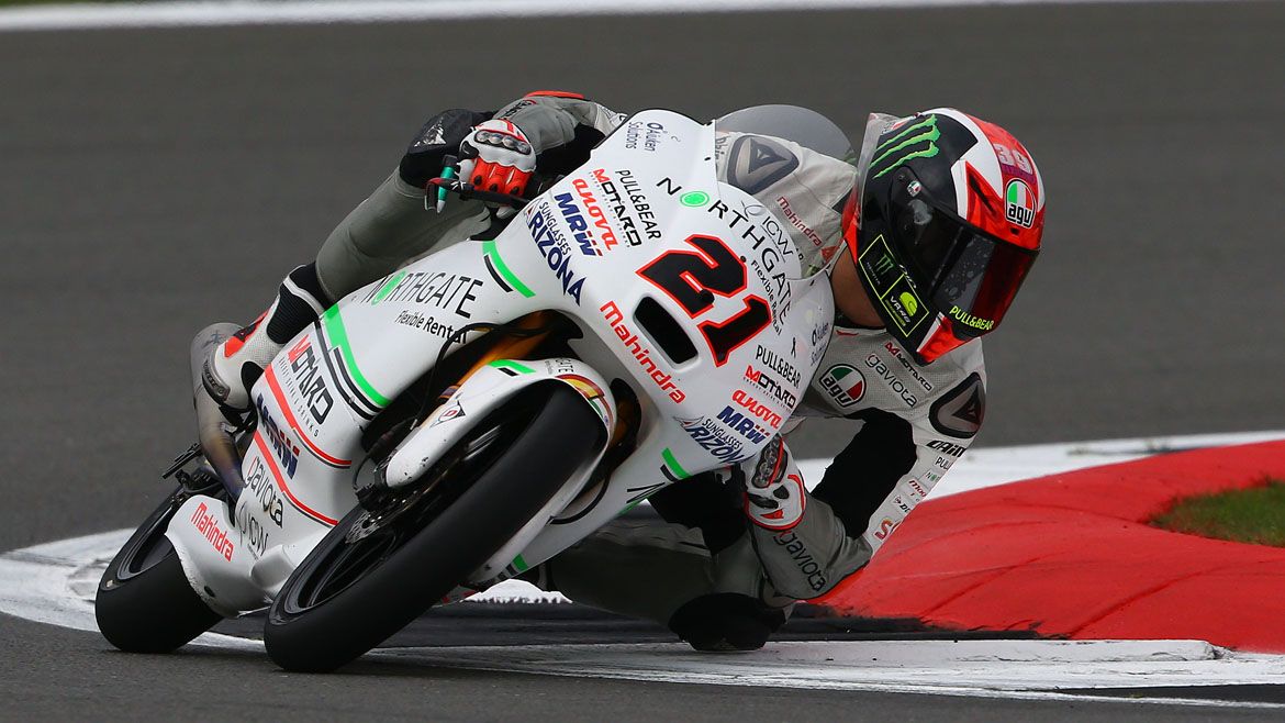Pecco Bagnaia, pole bajo la lluvia en Silverstone