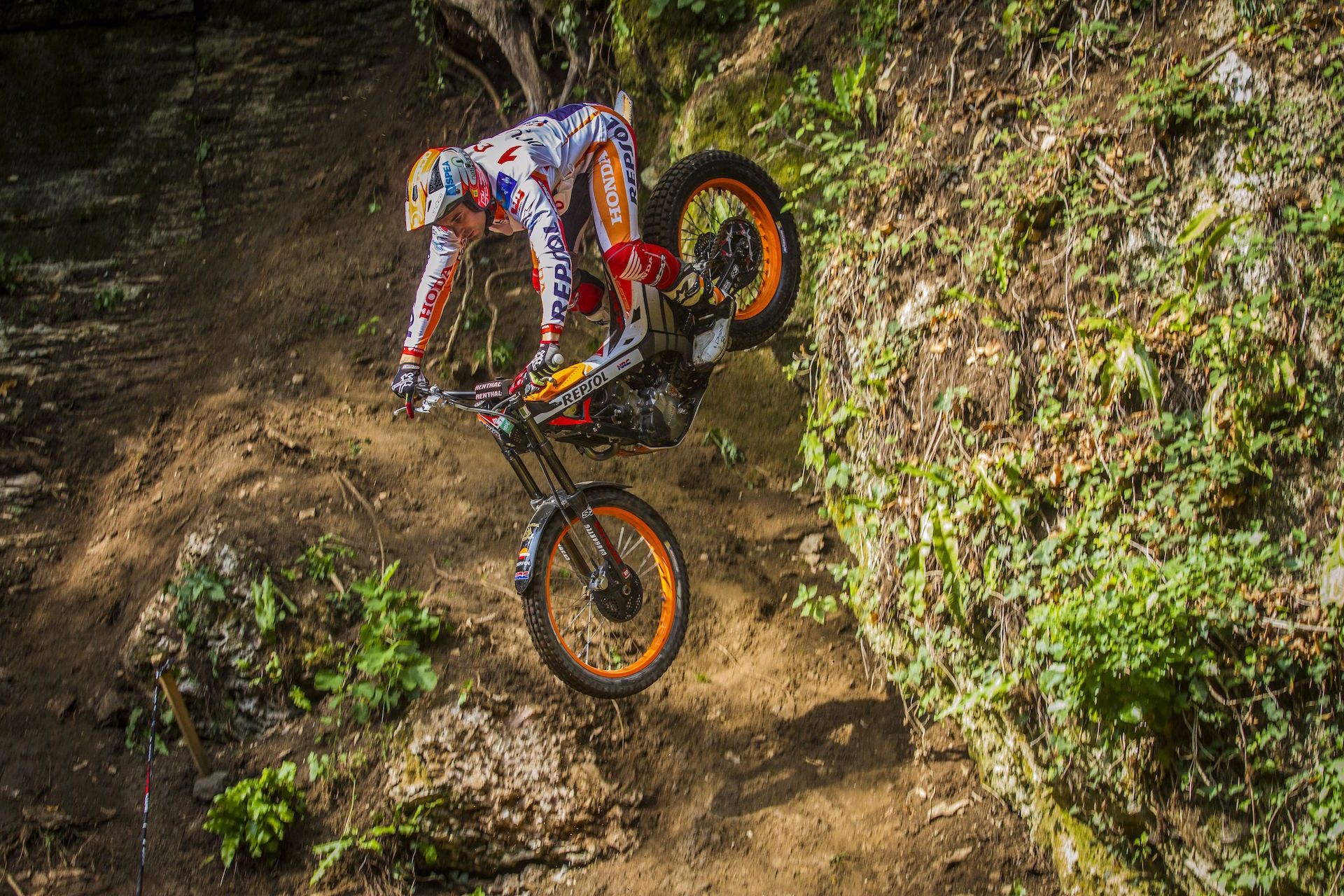 20 campeonatos del mundo y desaparecido en los medios, ¿qué tiene que hacer Toni Bou?