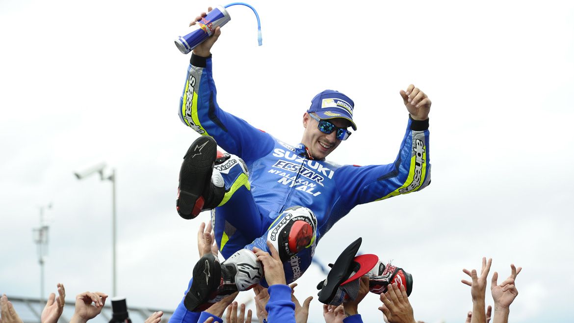 Maverick Viñales se estrena en MotoGP a lo grande