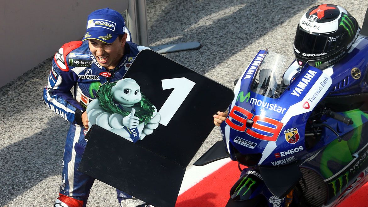 Lorenzo ironiza sobre su coincidencia en la pista con Márquez: “¿Biscotto?
