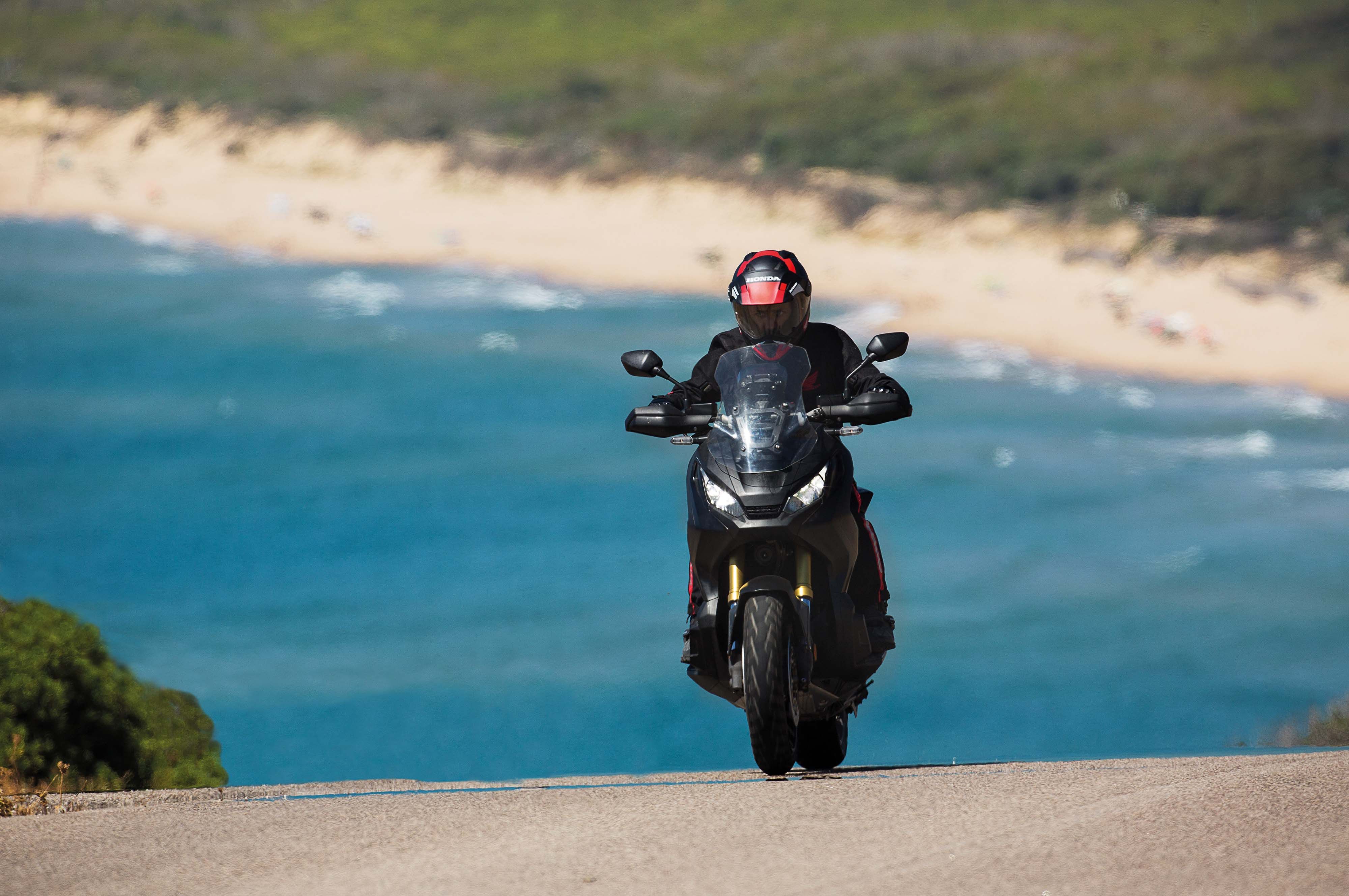 Honda X-ADV 2017, llega el scooter con toque off road