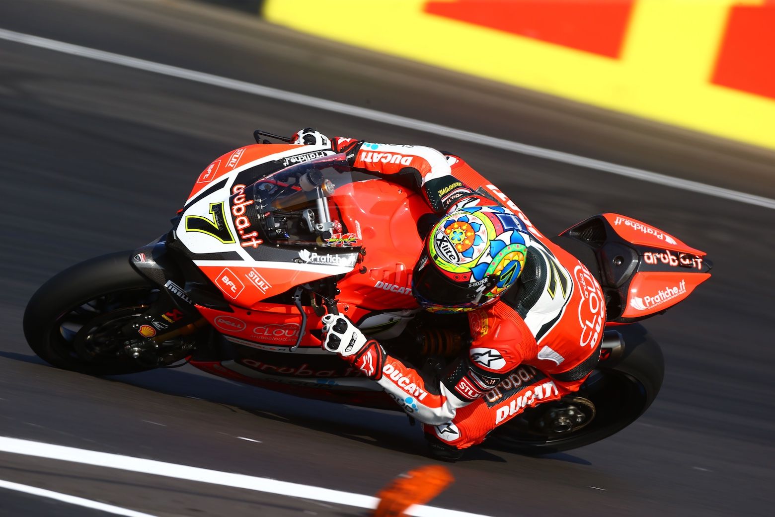 Chaz Davies y Kenan Sofuoglu se lucen en Lausitzring y se hacen con la pole
