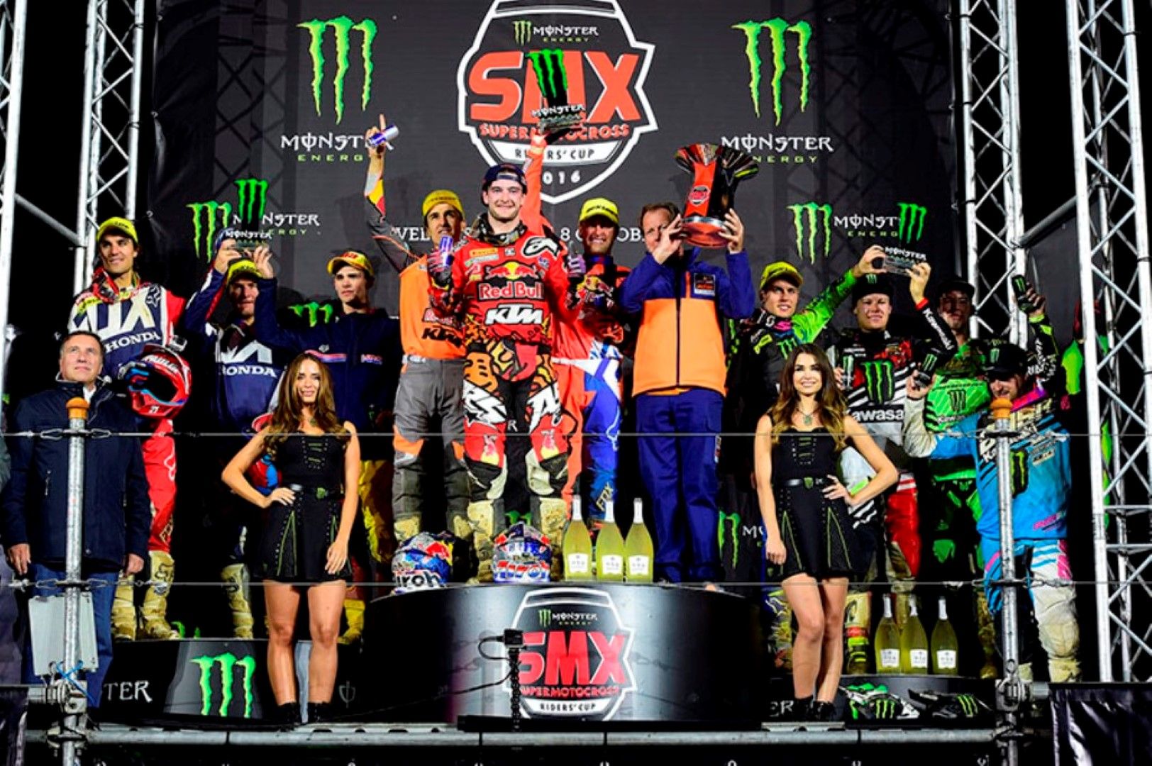 KTM gana la primera SMX Cup, competición por marcas de súpercross