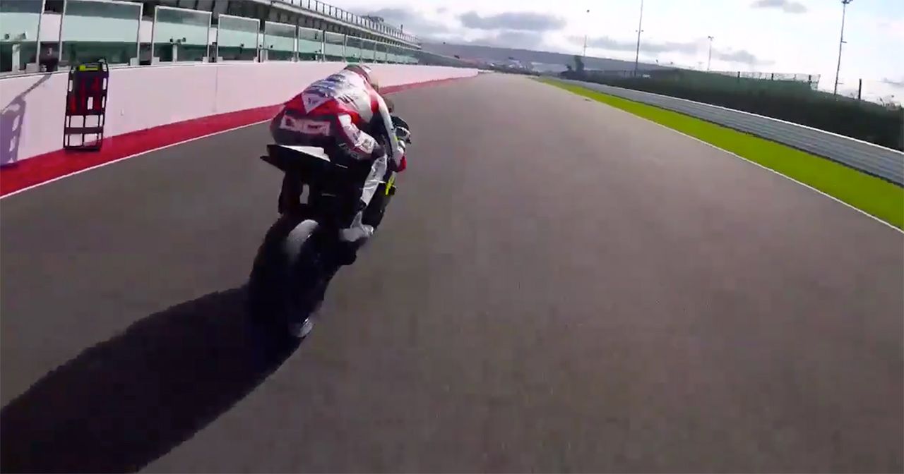 Valentino Rossi y Luca Marini jugando en Misano con las Yamaha R1 y R6