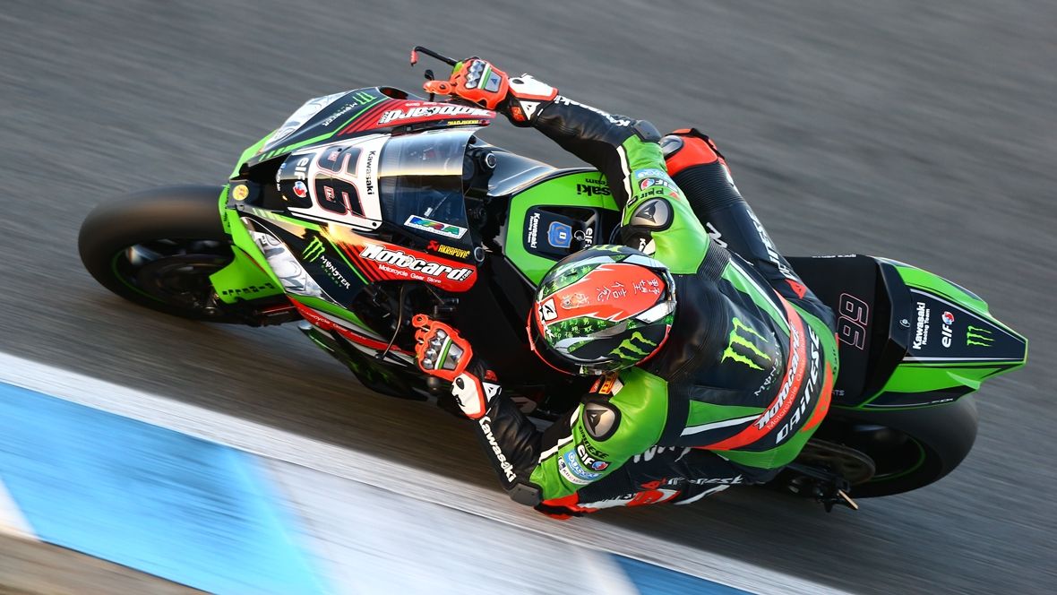 Tom Sykes se lleva la Superpole en Jerez ante Jonathan Rea