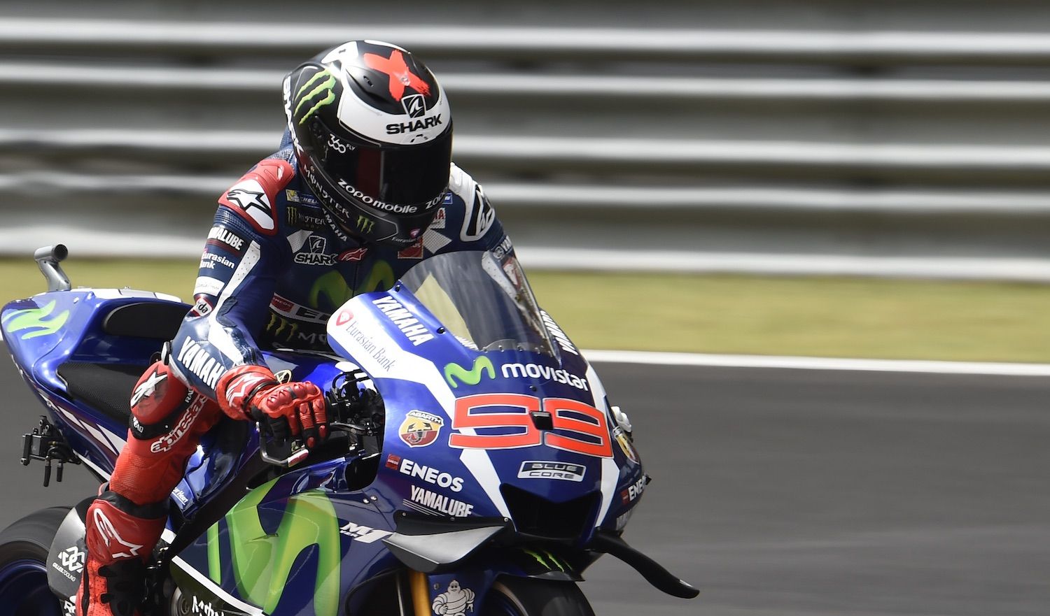 Jorge Lorenzo: "Si veo que las posibilidades de caerse son pocas, prefiero ir sin airbag."