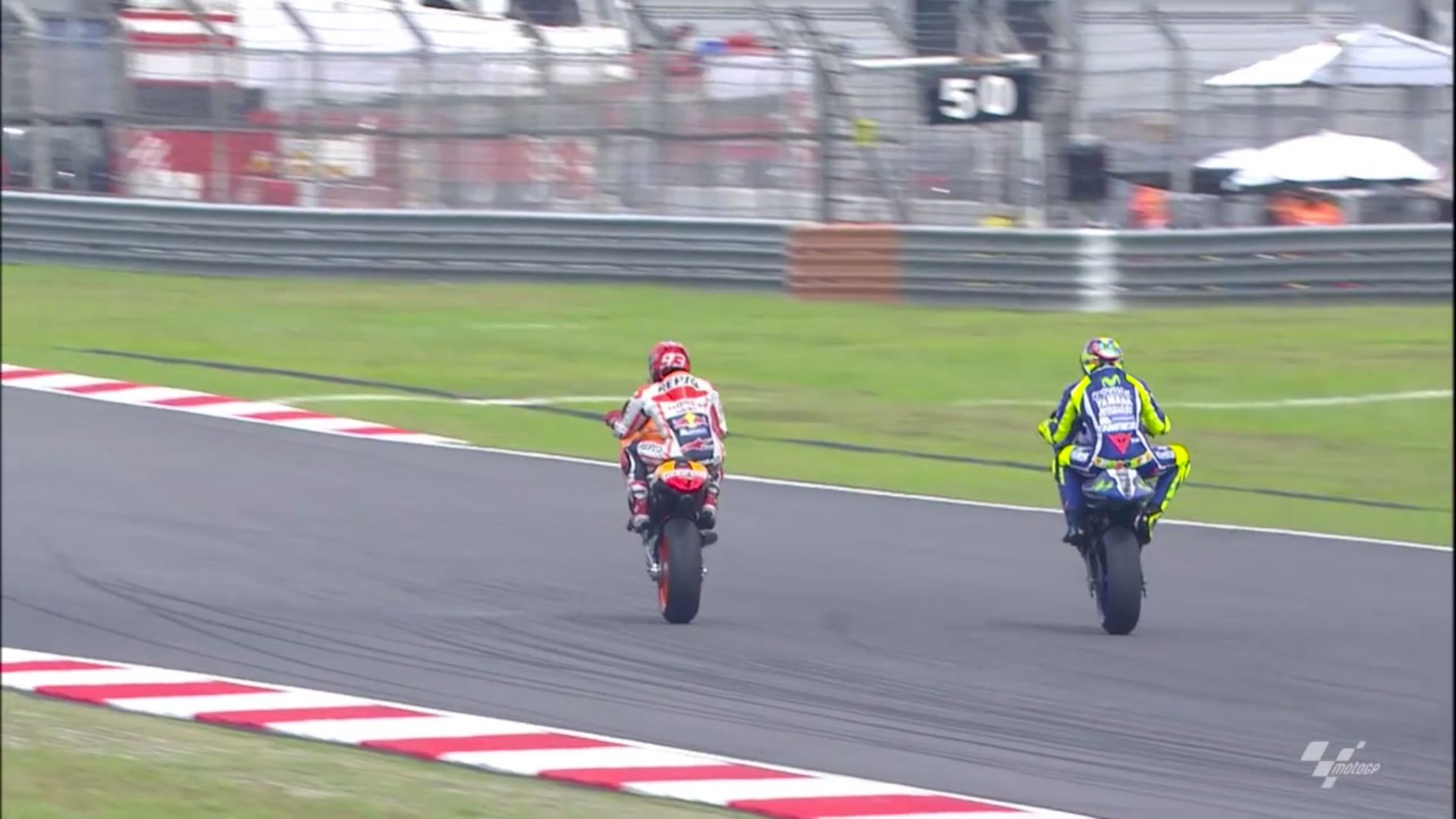Caballito conjunto de Marc Márquez y Valentino Rossi en homenaje a Marco Simoncelli