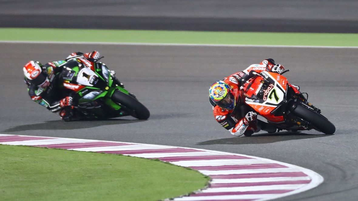 Chaz Davies brilla en Qatar y Jonathan Rea hace subcampeón a Tom Sykes