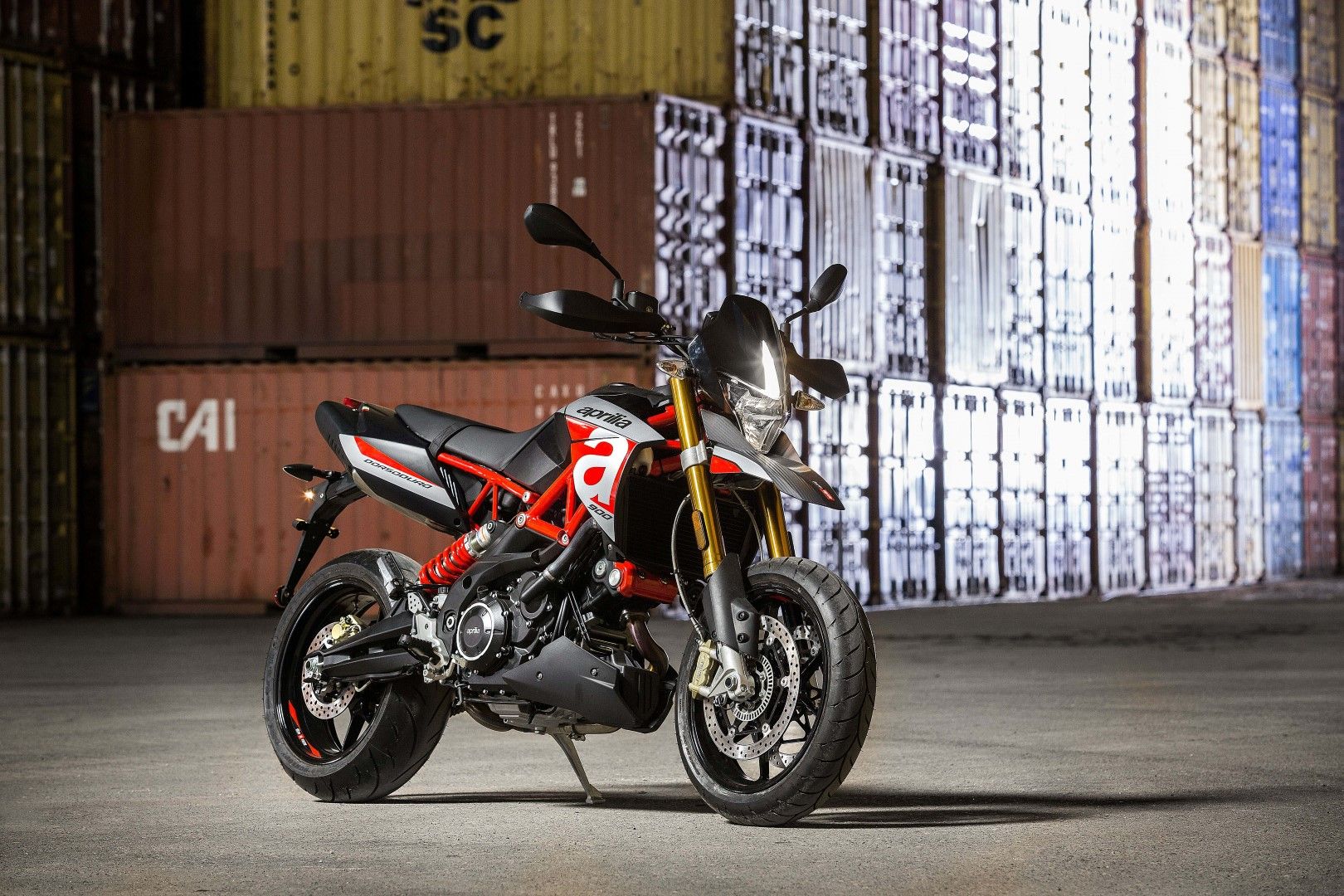 Aprilia Dorsoduro 900 2017